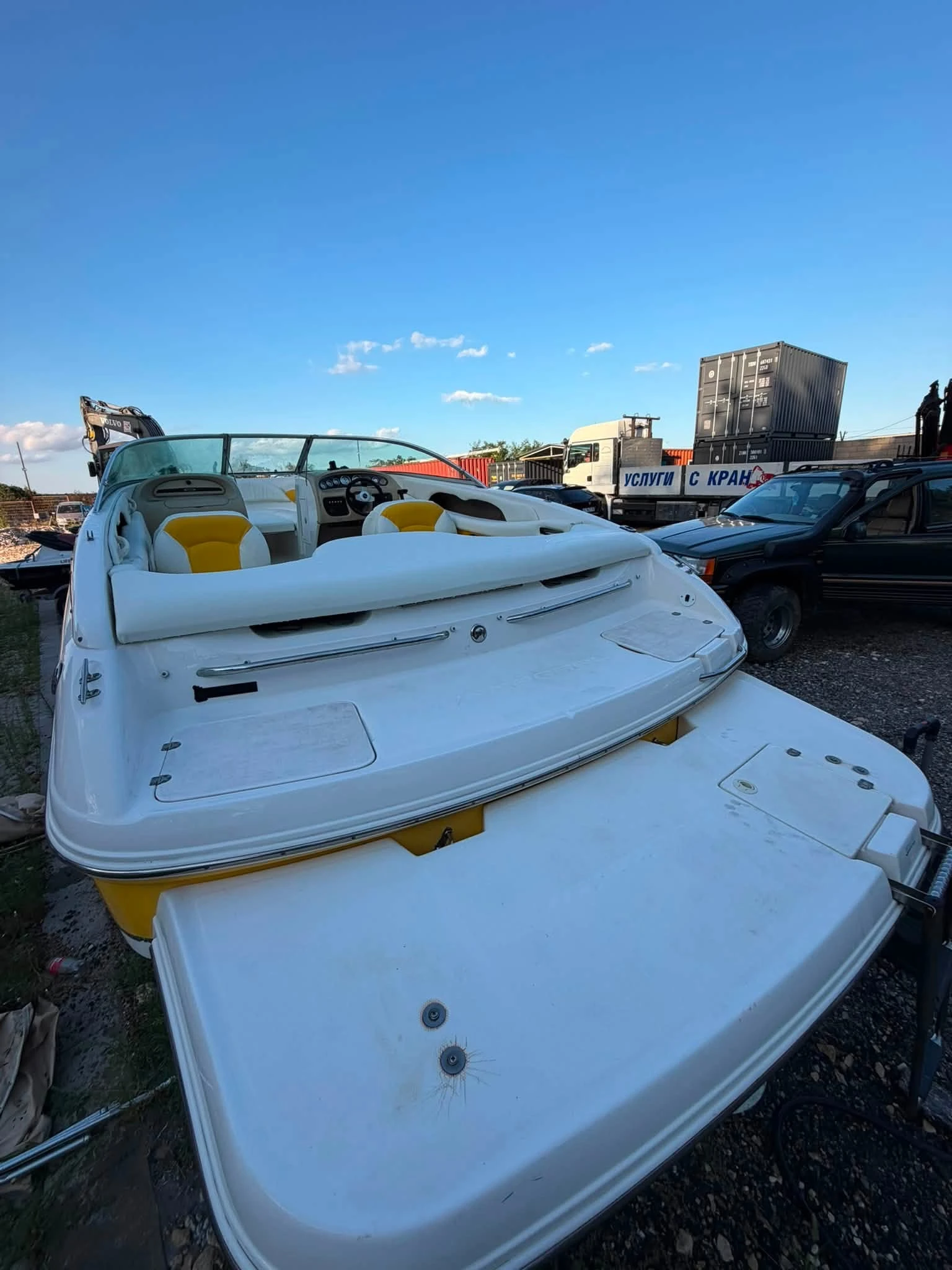 Моторна яхта Chaparral SSI220, снимка 8 - Воден транспорт - 55800989