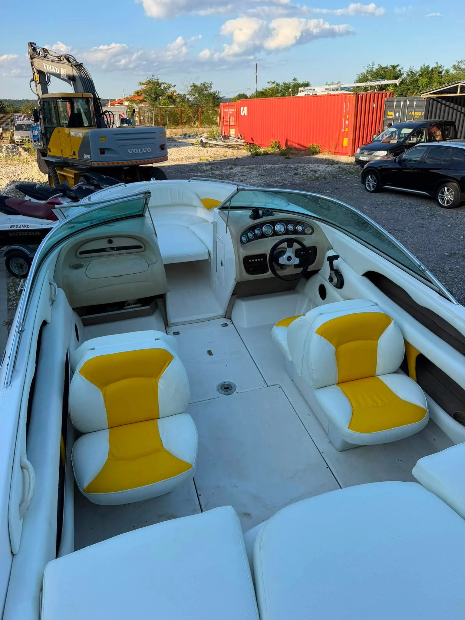Моторна яхта Chaparral SSI220, снимка 6 - Воден транспорт - 55800989