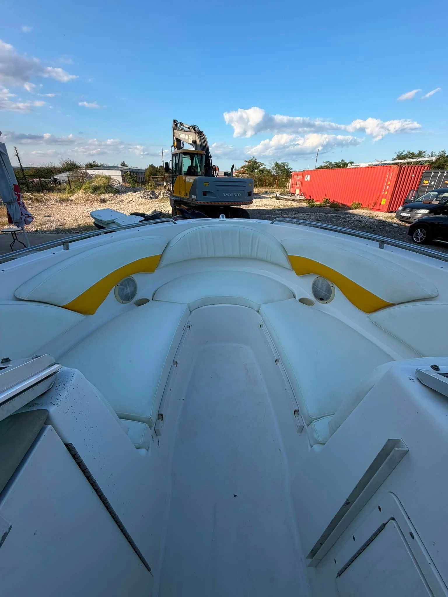Моторна яхта Chaparral SSI220, снимка 3 - Воден транспорт - 55800989