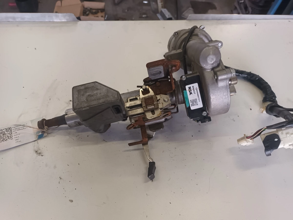 кормилен прът, ел. мотор хидравлика  Тойота Рав 4 2.2д