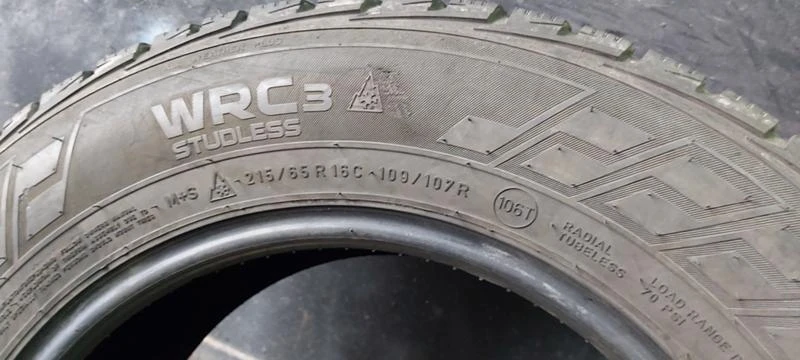 Гуми Зимни 215/65R16, снимка 6 - Гуми и джанти - 35608190