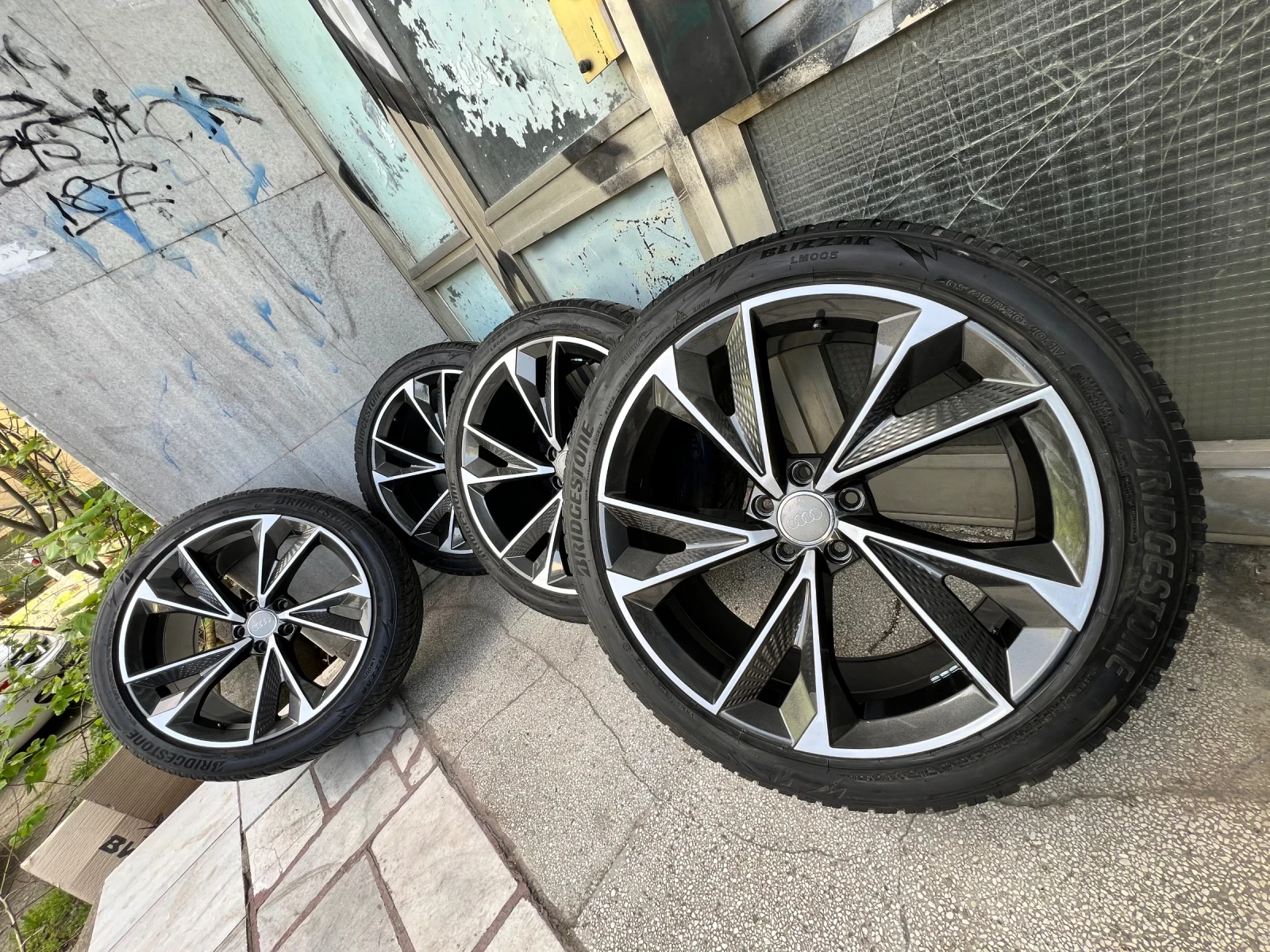    265/40R20  Audi A8 | Mobile.bg   3