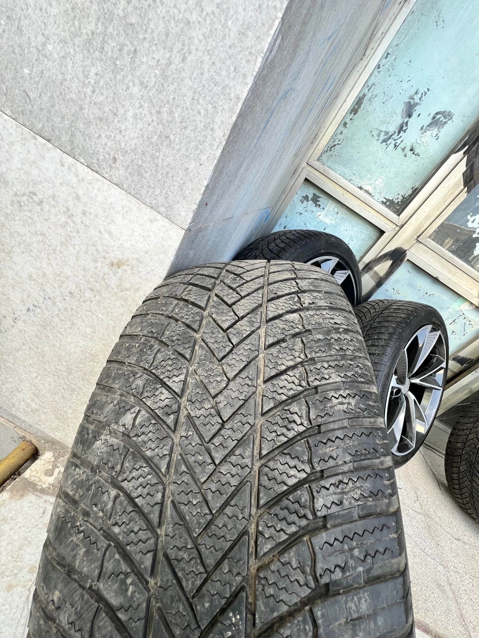    265/40R20  Audi A8 | Mobile.bg   6