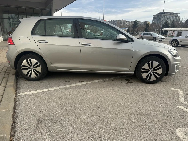 VW Golf 35.8 KWH, снимка 4 - Автомобили и джипове - 44156583