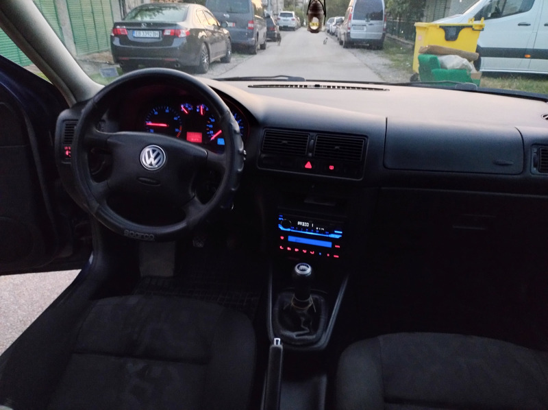 VW Golf 1.9 ТДИ , снимка 10 - Автомобили и джипове - 46619645