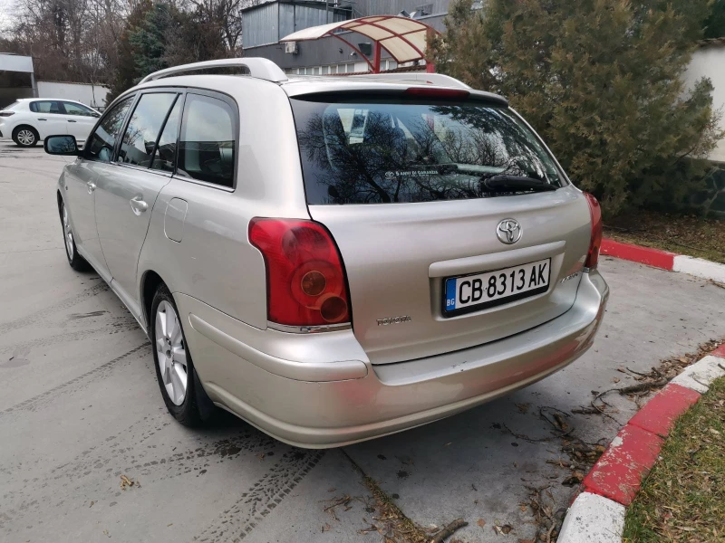 Toyota Avensis, снимка 11 - Автомобили и джипове - 48566012