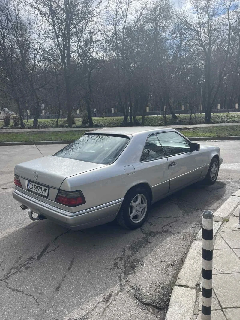 Mercedes-Benz E 200, снимка 4 - Автомобили и джипове - 49127443