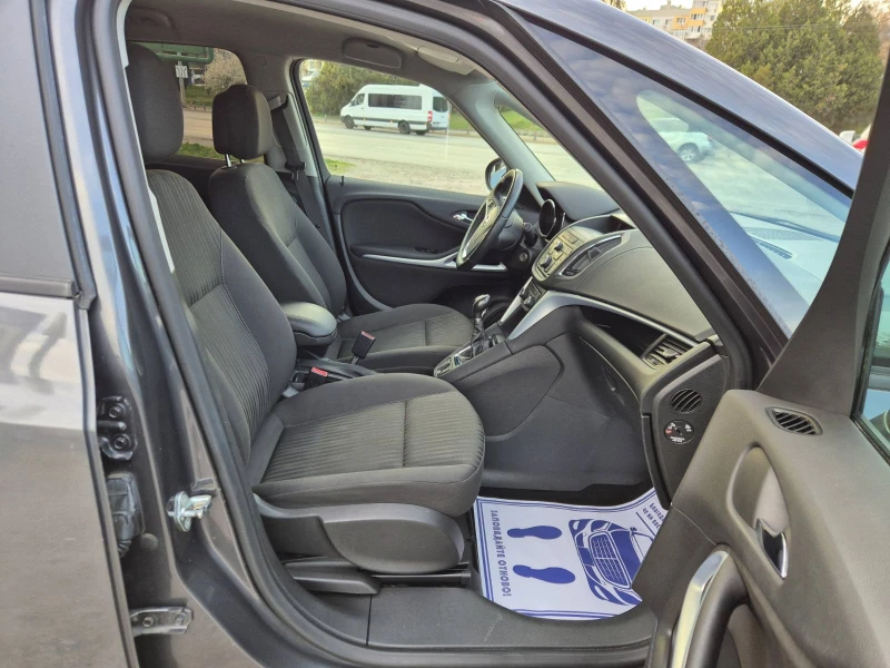 Opel Zafira Tourer 2.0CDTI 110кс, снимка 9 - Автомобили и джипове - 49383196