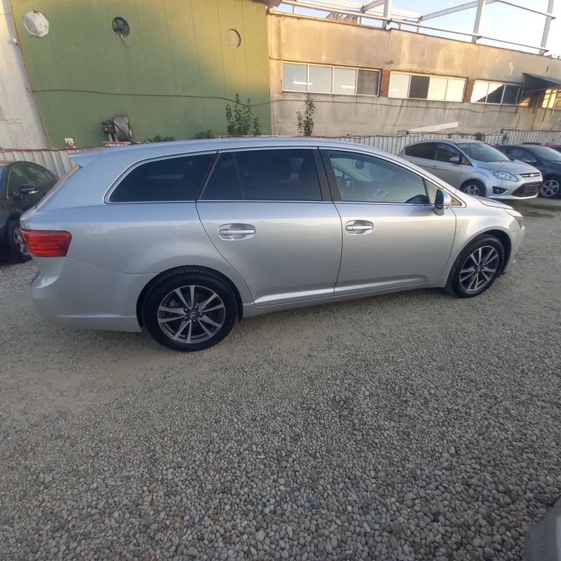 Toyota Avensis 2.2D4Dнавигация.камера., снимка 5 - Автомобили и джипове - 51816108