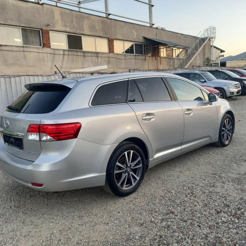 Toyota Avensis 2.2D4Dнавигация.камера., снимка 9 - Автомобили и джипове - 51816108