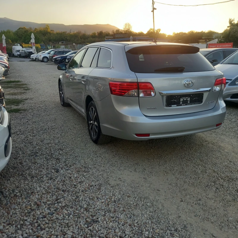 Toyota Avensis 2.2D4Dнавигация.камера., снимка 8 - Автомобили и джипове - 51816108