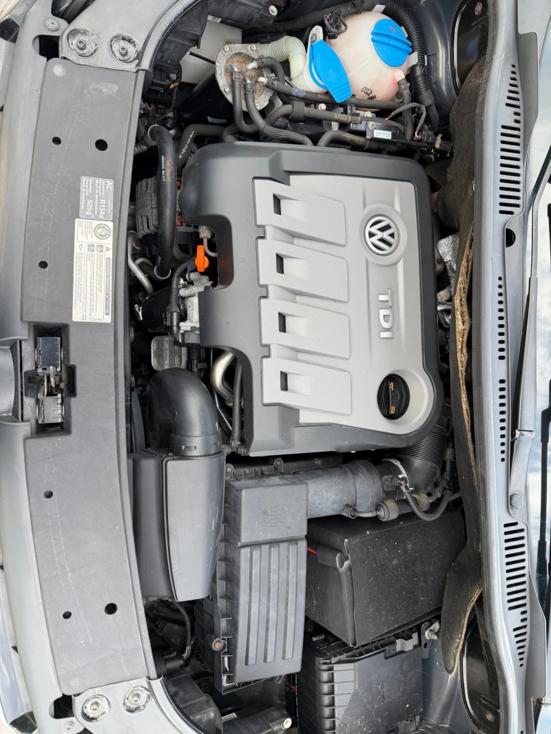 VW Touran 2, 0-7места, снимка 16 - Автомобили и джипове - 52537804