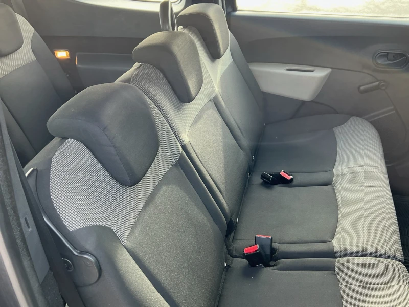 Dacia Lodgy 1.6 16V 7P, снимка 10 - Автомобили и джипове - 53123200