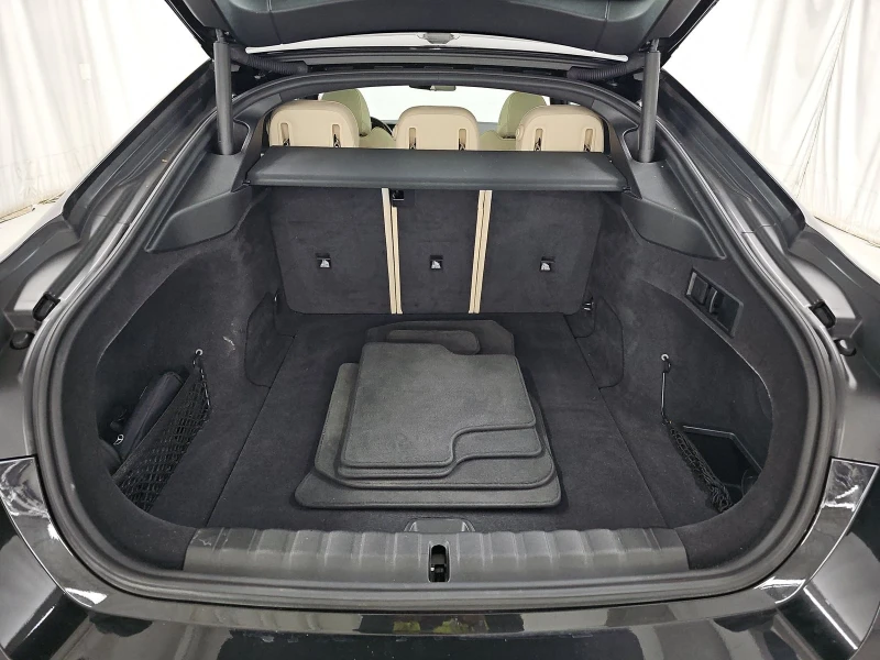 BMW i4 eDrive35, снимка 16 - Автомобили и джипове - 53282304