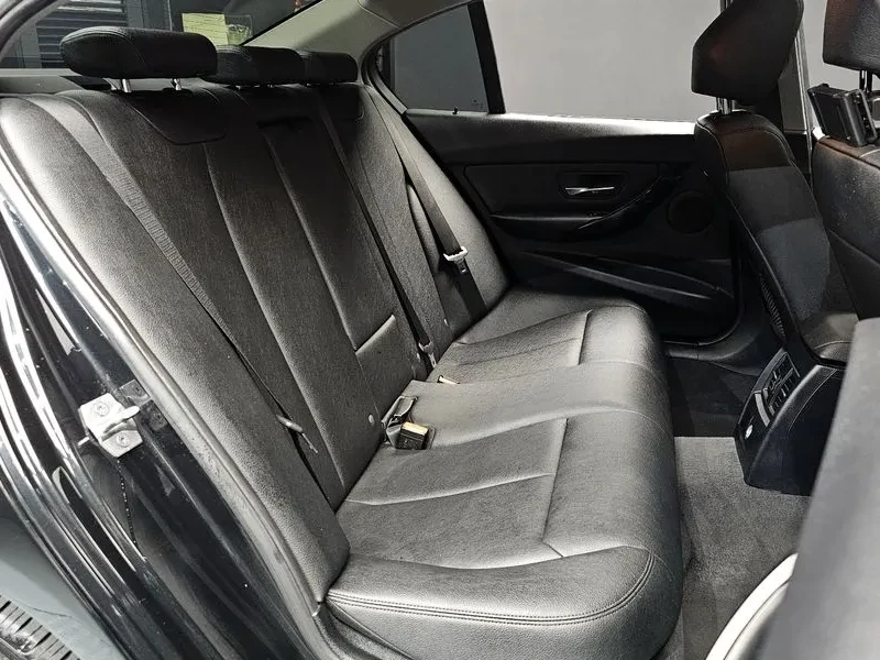 BMW 320 d, снимка 11 - Автомобили и джипове - 54592444