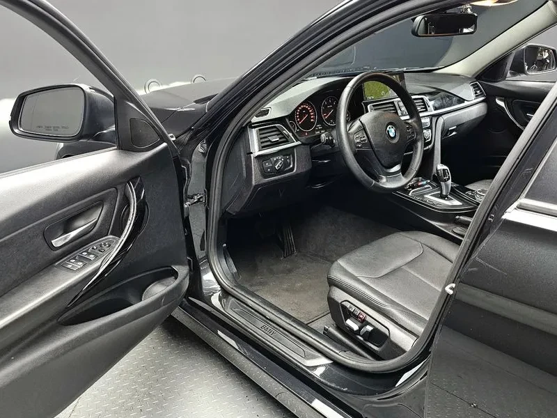 BMW 320 d, снимка 10 - Автомобили и джипове - 54592444