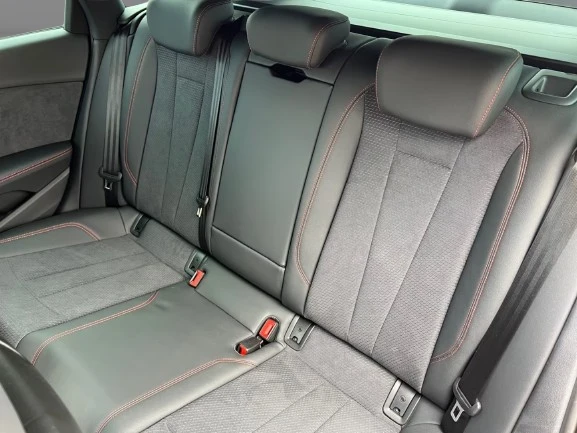 Audi A4 Avant 40 TDI Quattro = S-line = Гаранция, снимка 13 - Автомобили и джипове - 54970018