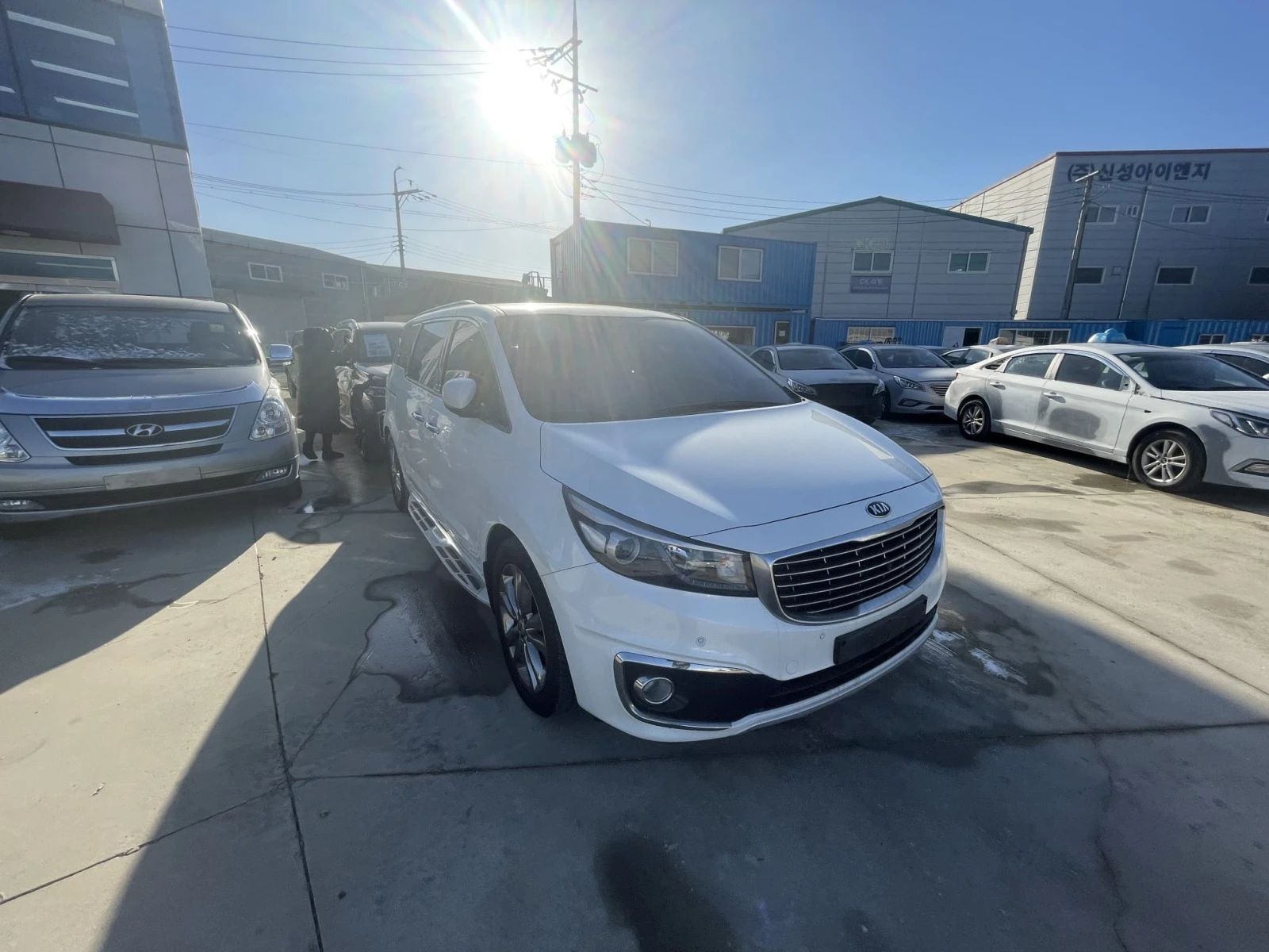 Kia Carnival 2.2 CRDI Keyless go,подгрев,обдухване,гаранция - изображение 2