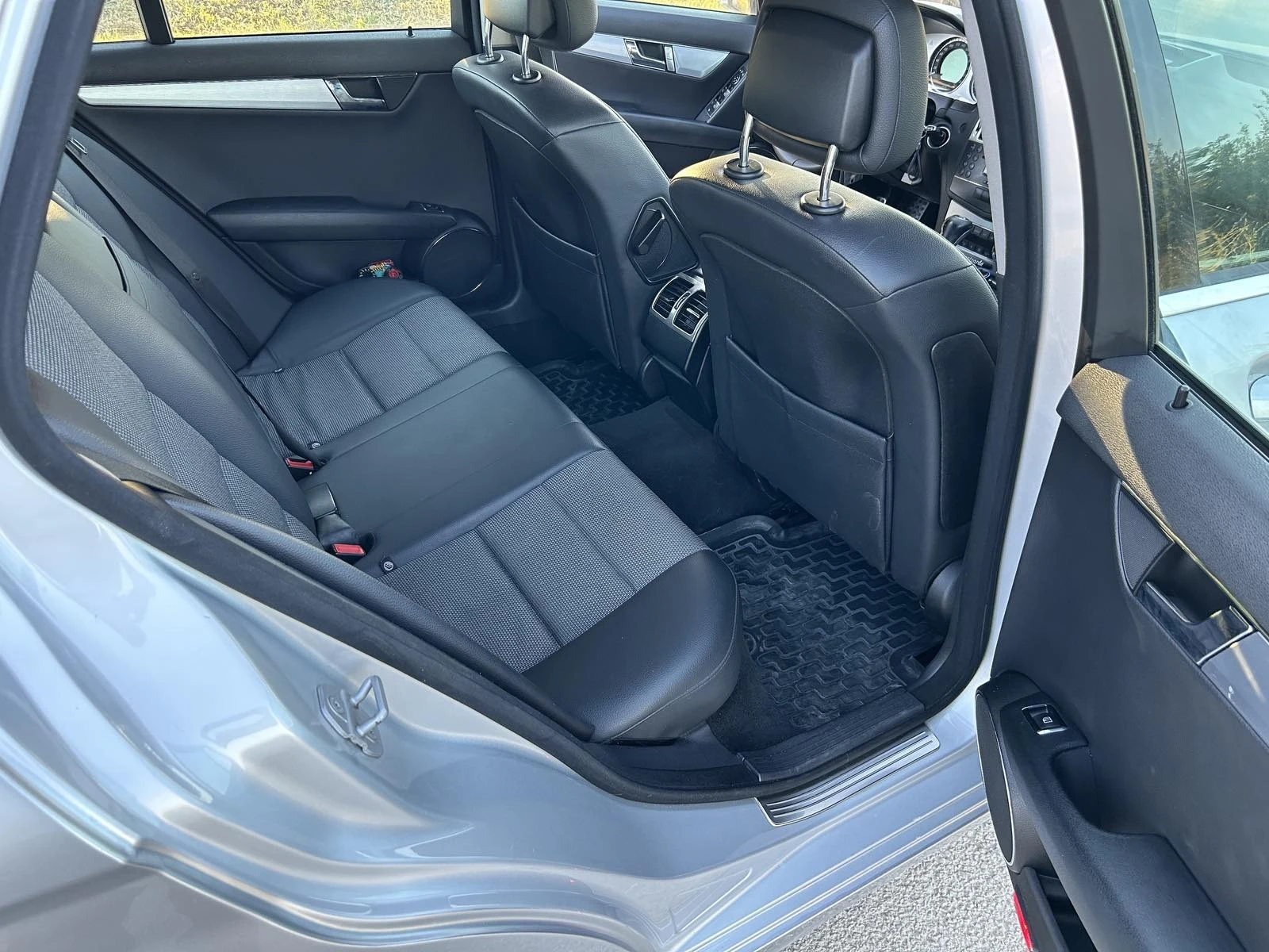 Mercedes-Benz C 320 4x4 7G | Mobile.bg — изображение 13