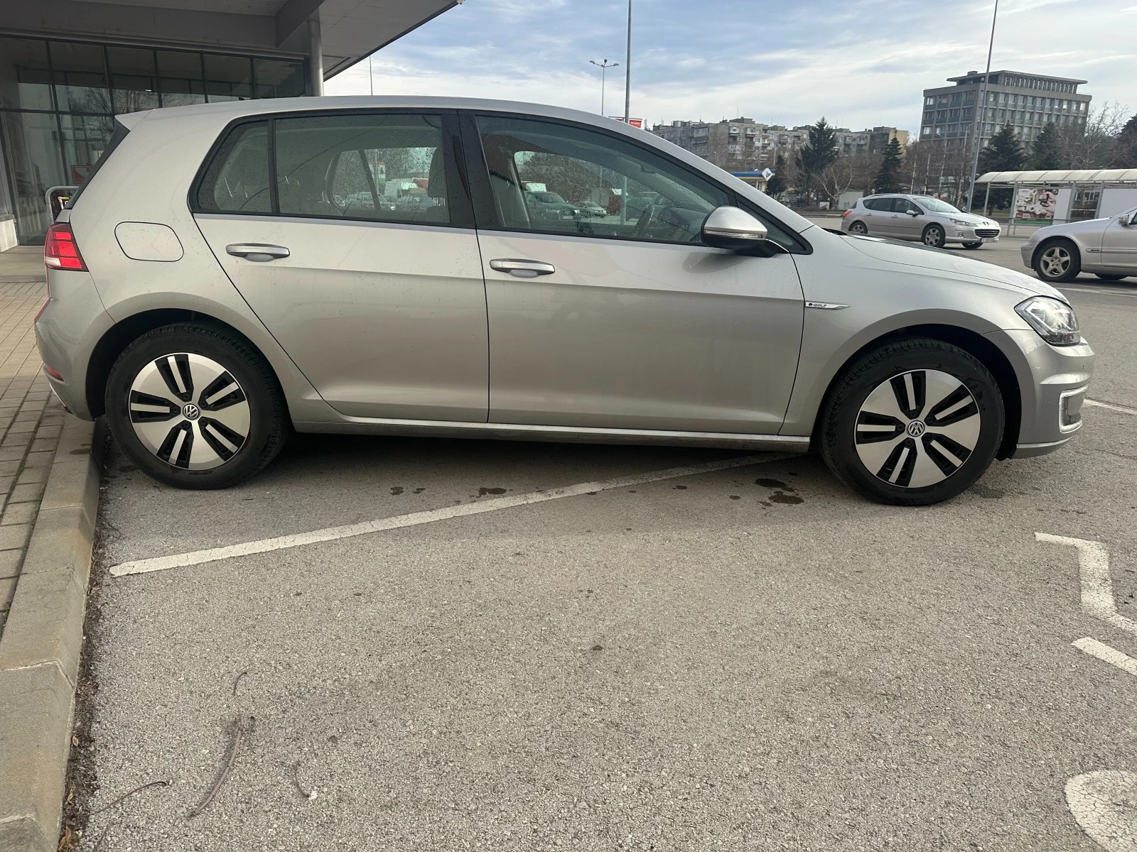 VW Golf 35.8 KWH - изображение 4