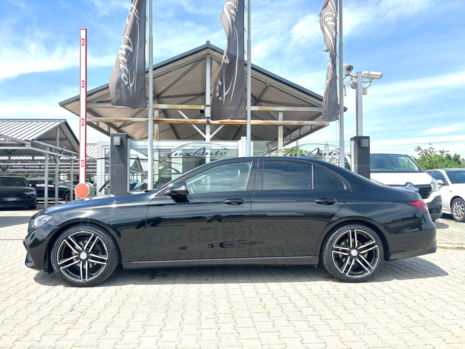 Mercedes-Benz E 220 FACELIFT#AMG#PANORAMA#BURM#360* CAM#HEAD UP - изображение 6