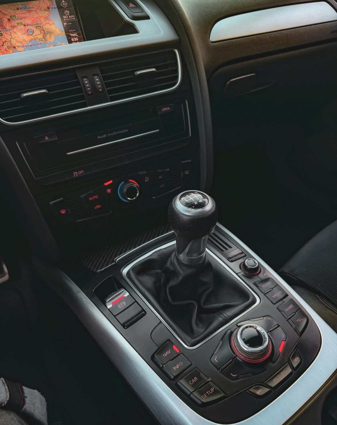 Audi A4 B8 S line 2.0 TDI - изображение 10
