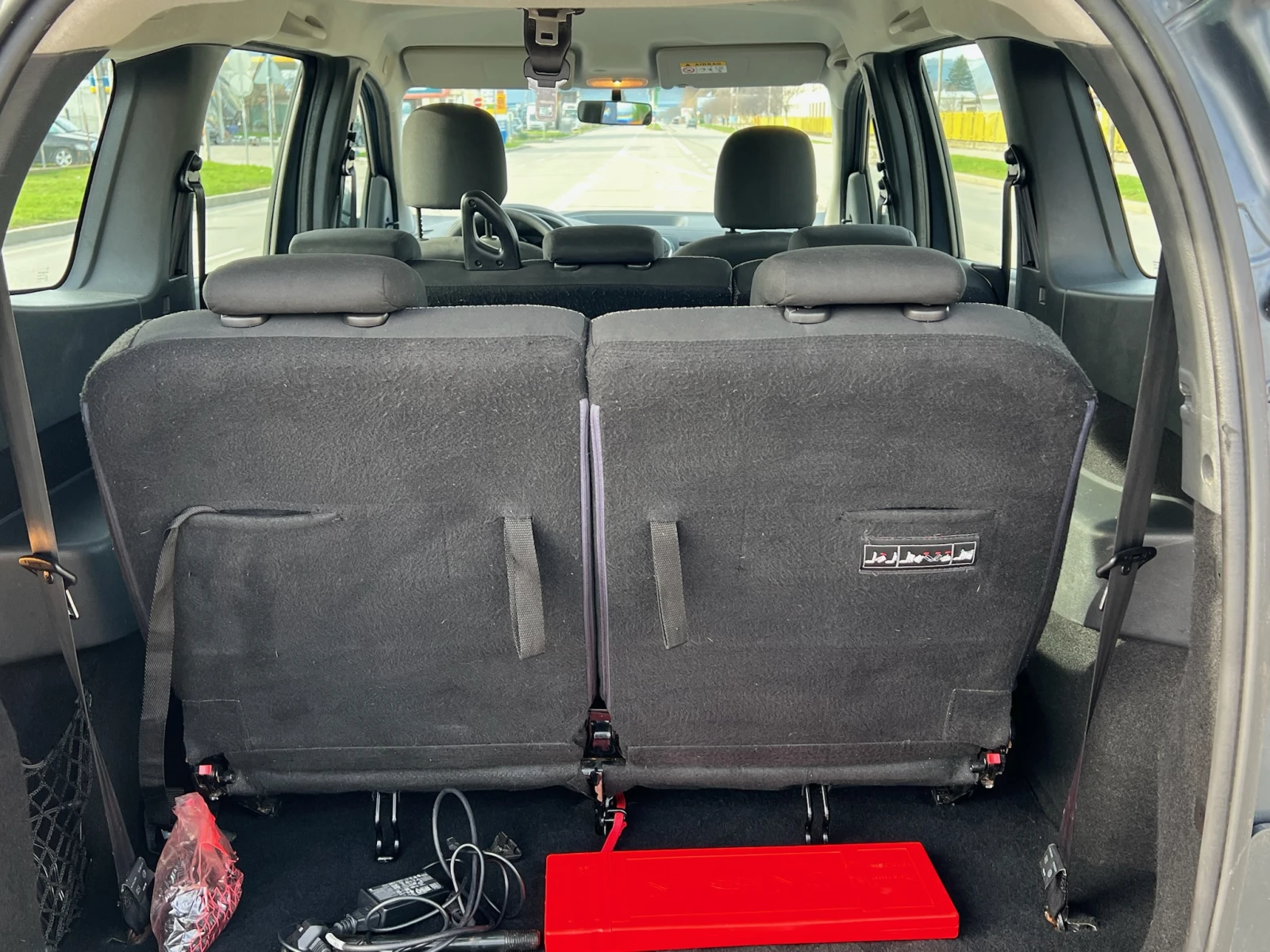 Dacia Lodgy 1.6 16V 7P - изображение 9