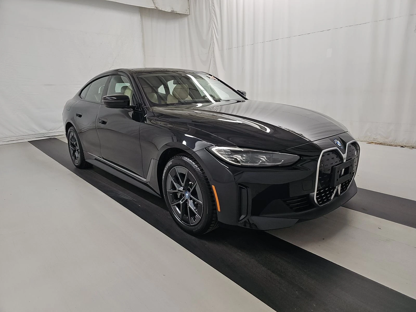 BMW i4 eDrive35 - изображение 3