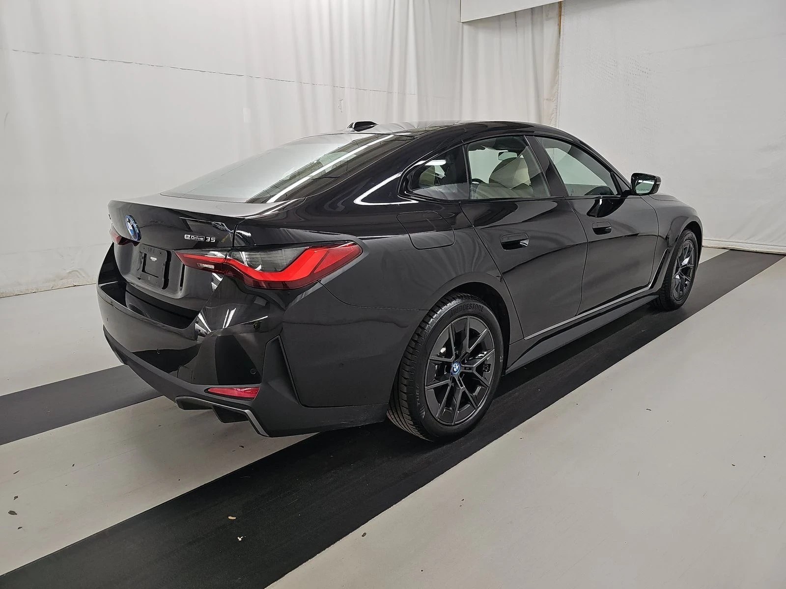 BMW i4 eDrive35 - изображение 4