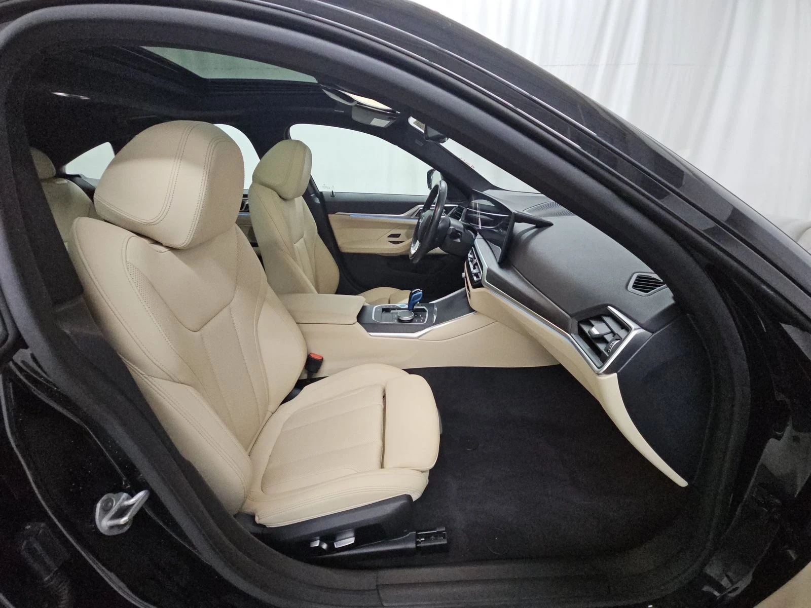 BMW i4 eDrive35 - изображение 9