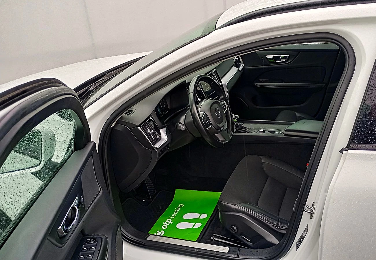 Volvo V60, снимка 6 - Автомобили и джипове - 53915635