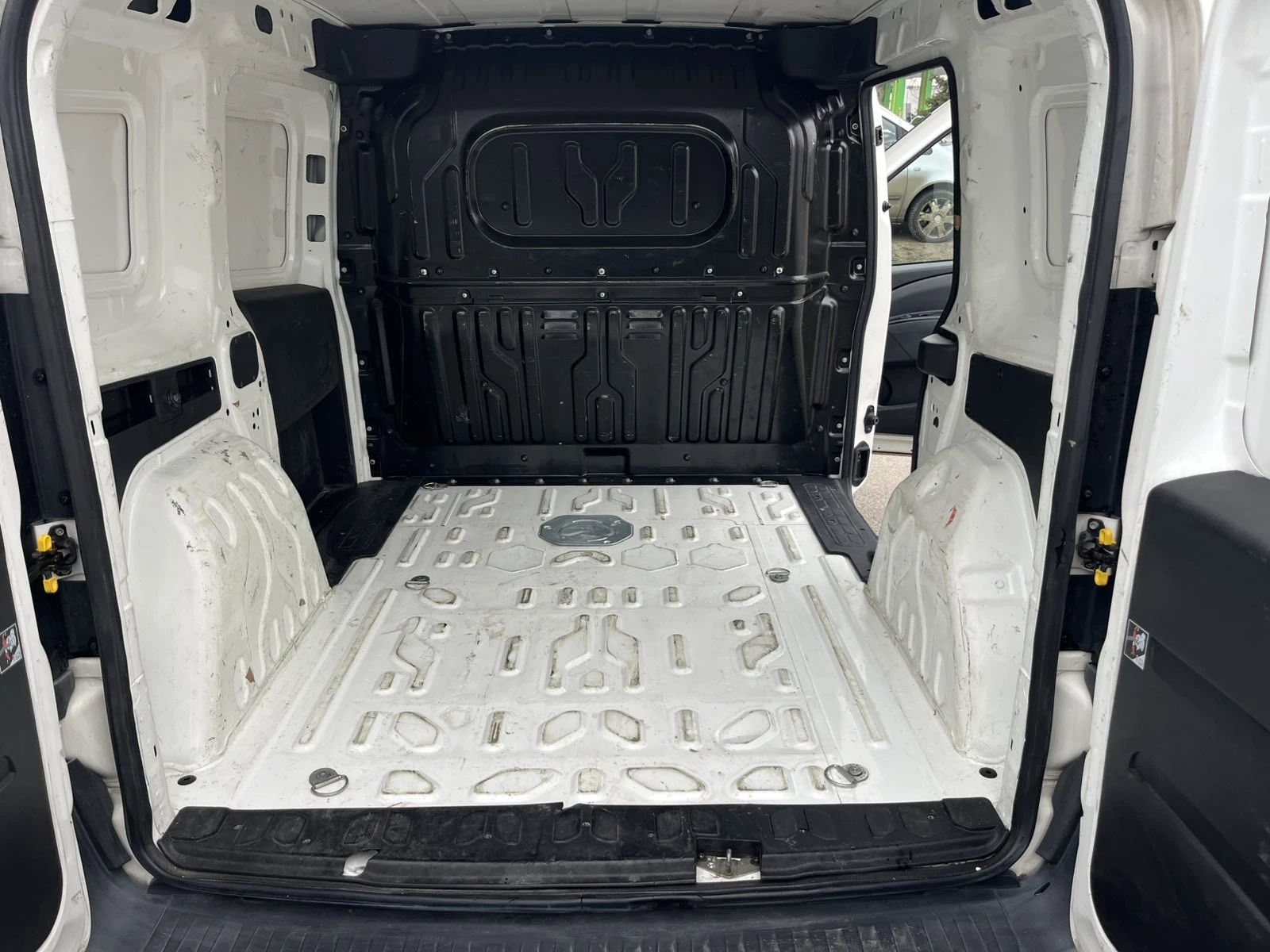 Fiat Doblo 1.3 M-JET 90кс EURO 5В  КЛИМАТИК ВНОС ИТАЛИЯ, снимка 13 - Автомобили и джипове - 54163359