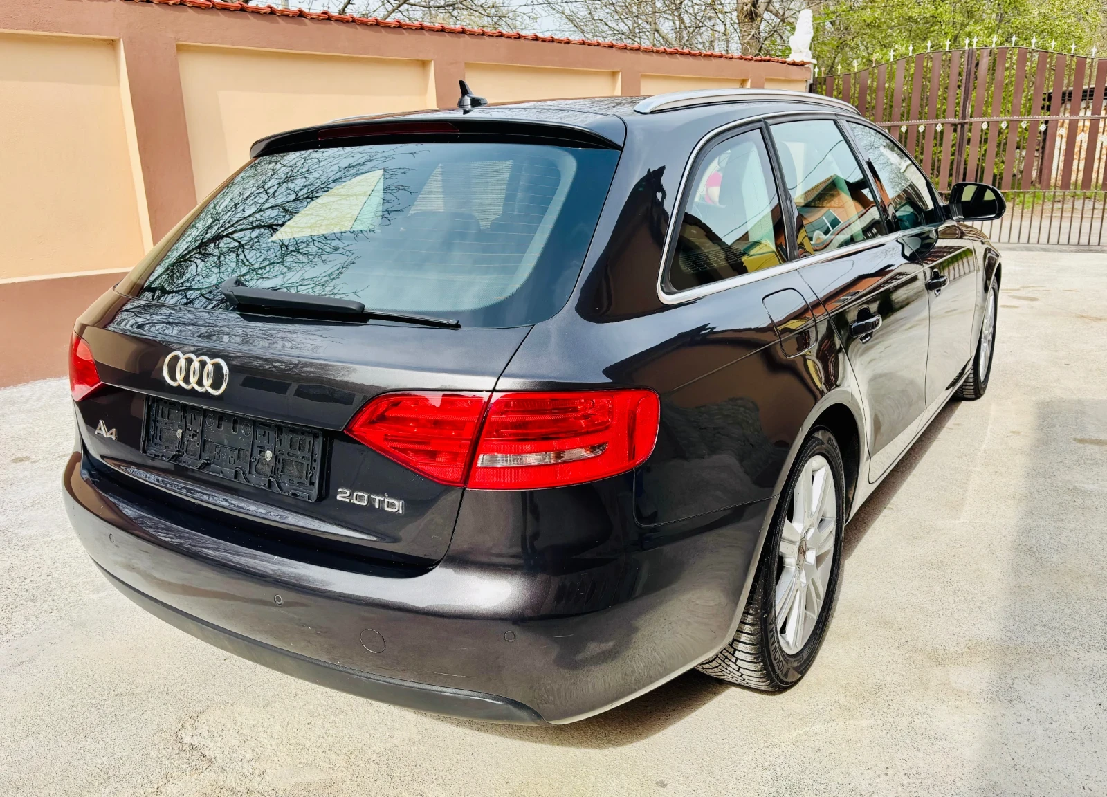 Audi A4 2.0 TDI Bi-xenon, снимка 7 - Автомобили и джипове - 54253572
