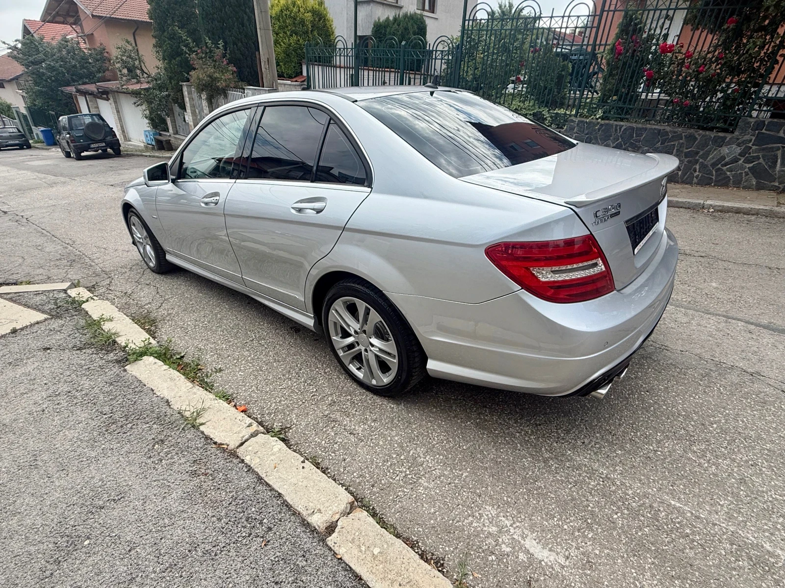 Mercedes-Benz C 350 AMG, Distronic, Camera, 4Matic, снимка 6 - Автомобили и джипове - 54280602
