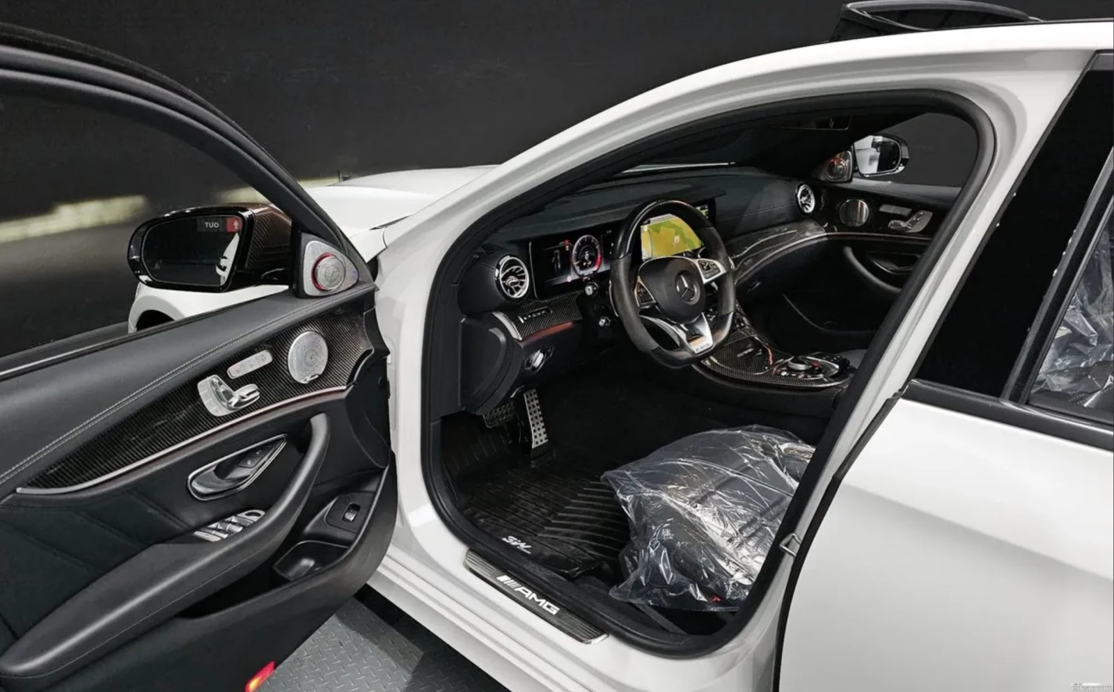 Mercedes-Benz E 63 AMG АВТОКРЕДИТ* ЦЕНА БЕЗ АНАЛОГ* , снимка 7 - Автомобили и джипове - 54563276
