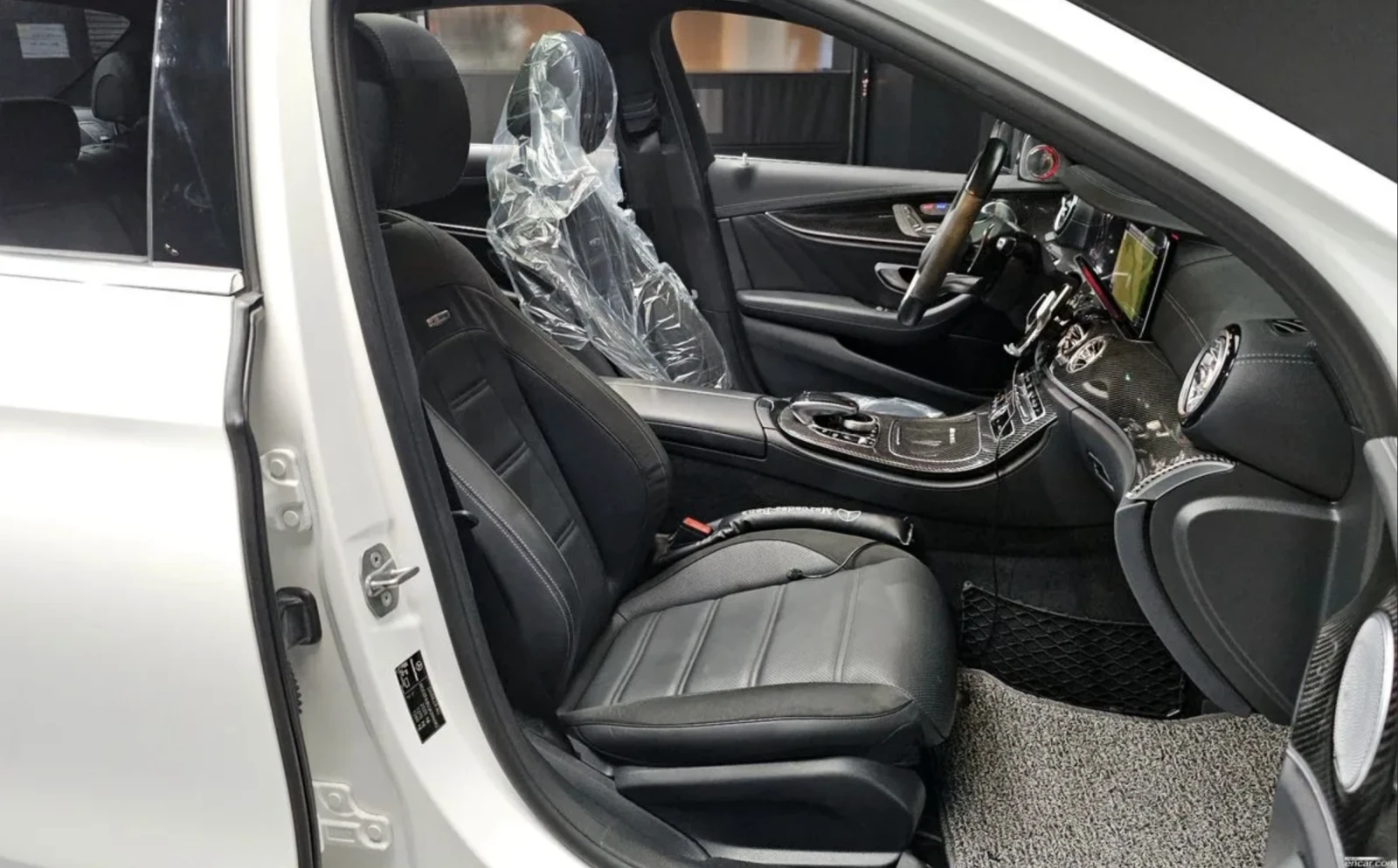 Mercedes-Benz E 63 AMG АВТОКРЕДИТ* ЦЕНА БЕЗ АНАЛОГ* , снимка 9 - Автомобили и джипове - 54563276