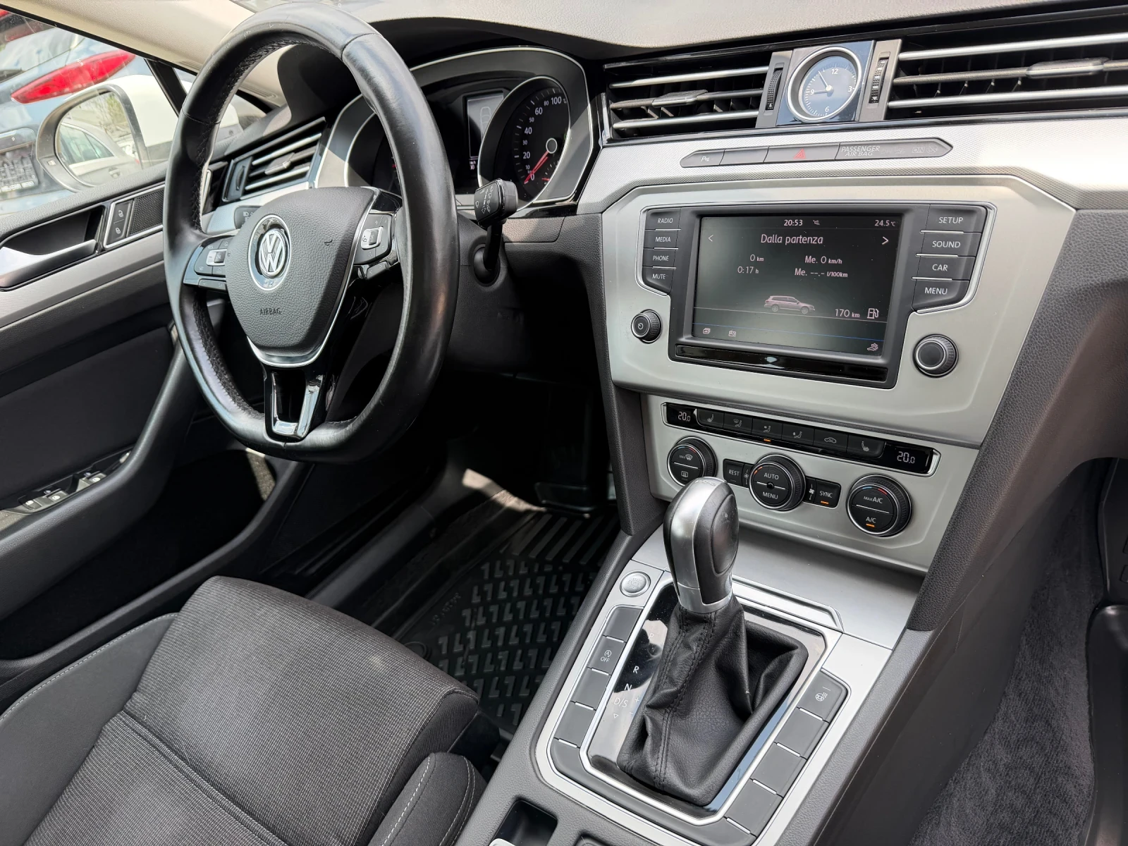 VW Passat 2.0TDI 100%РЕАЛНИ КМ В WV ЛИЗИНГ ВИДЕО, снимка 11 - Автомобили и джипове - 55149043