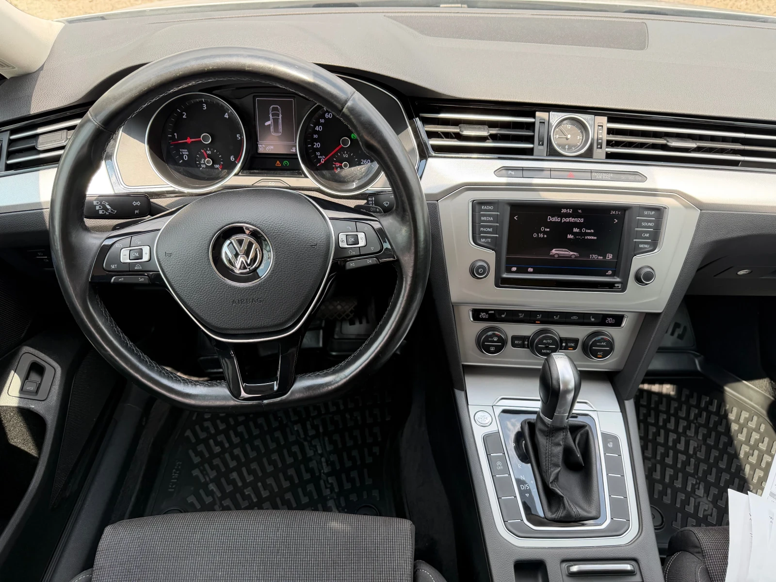 VW Passat 2.0TDI 100%РЕАЛНИ КМ В WV ЛИЗИНГ ВИДЕО, снимка 15 - Автомобили и джипове - 55149043