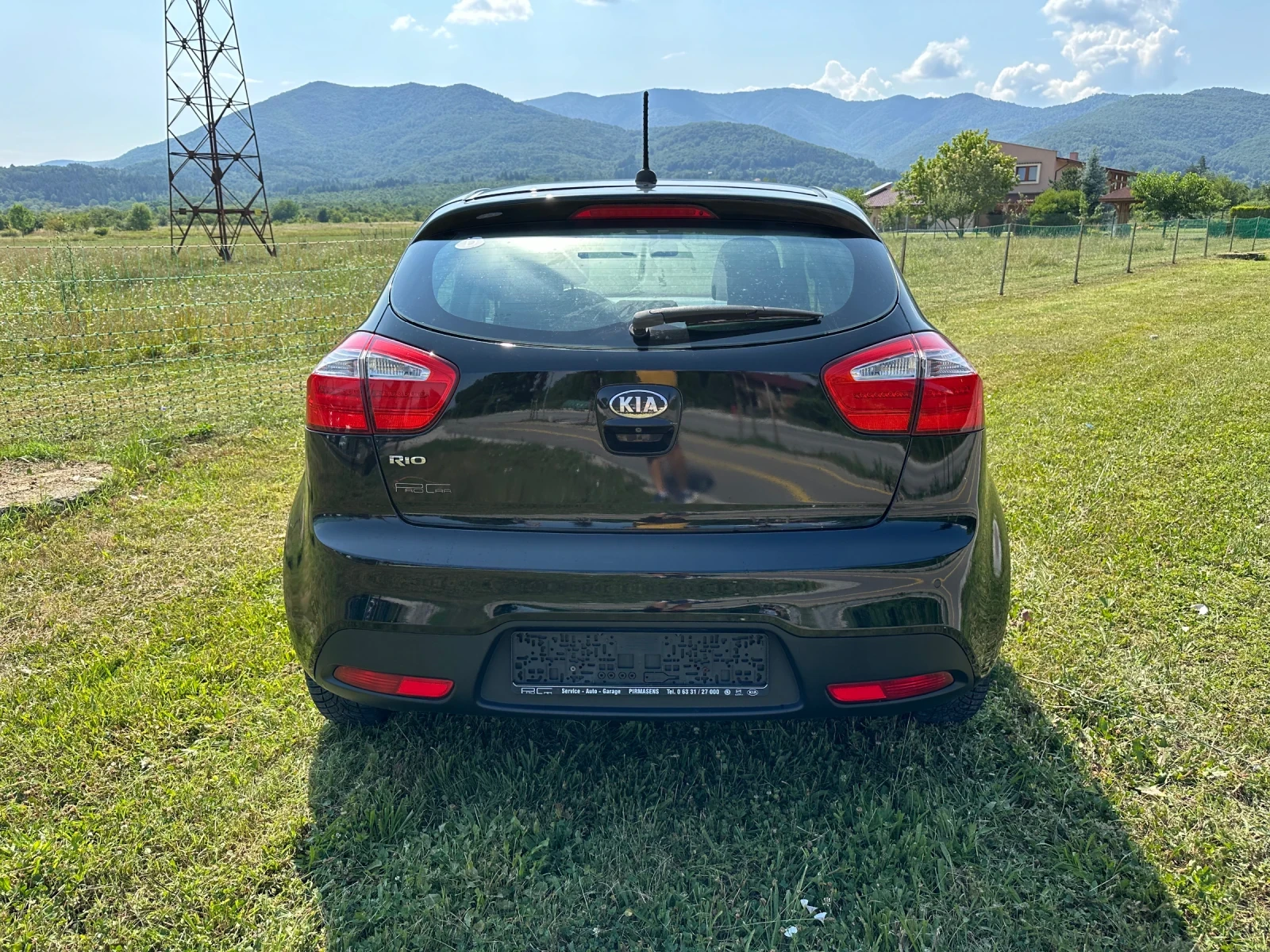 Kia Rio 1.4 I Автоматик, снимка 5 - Автомобили и джипове - 55308570