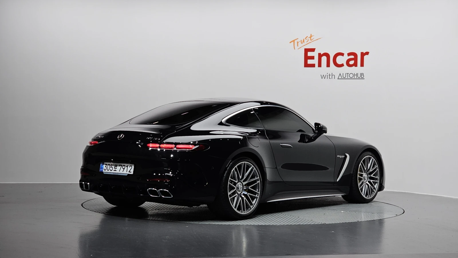 Mercedes-Benz AMG GT GT55* HUD* BLIND SPOT* ЕЛ. БАГАЖНИК* МАСАЖ* КРАЙНА, снимка 2 - Автомобили и джипове - 55341726