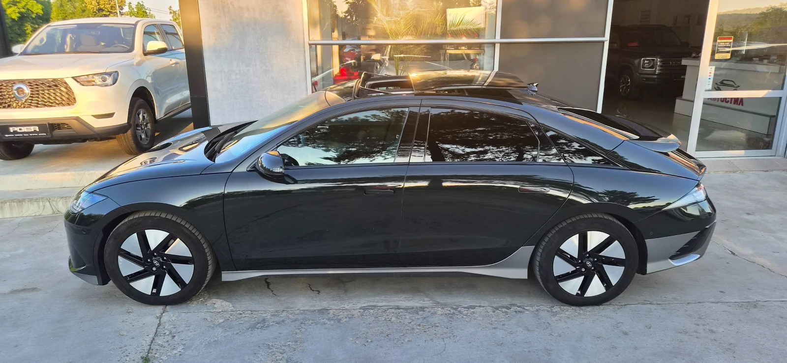 Hyundai Ioniq 6 Long Range 2WD;77.4kWh;Premium;Гаранционен;360  , снимка 7 - Автомобили и джипове - 55496457