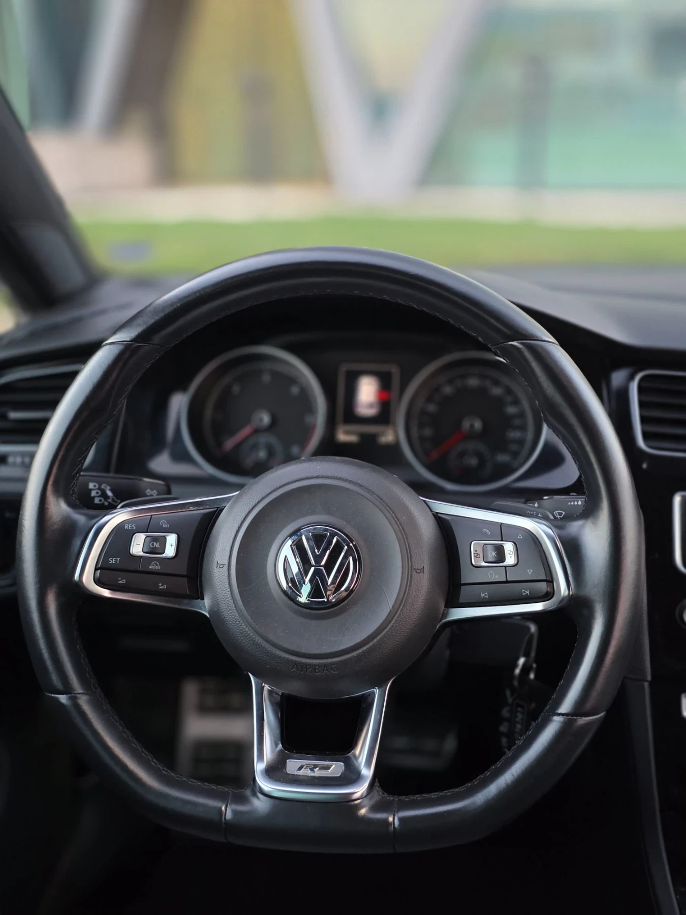 VW Golf R-line DSG 1.6 110к.с. Евро 6 , снимка 10 - Автомобили и джипове - 55742959