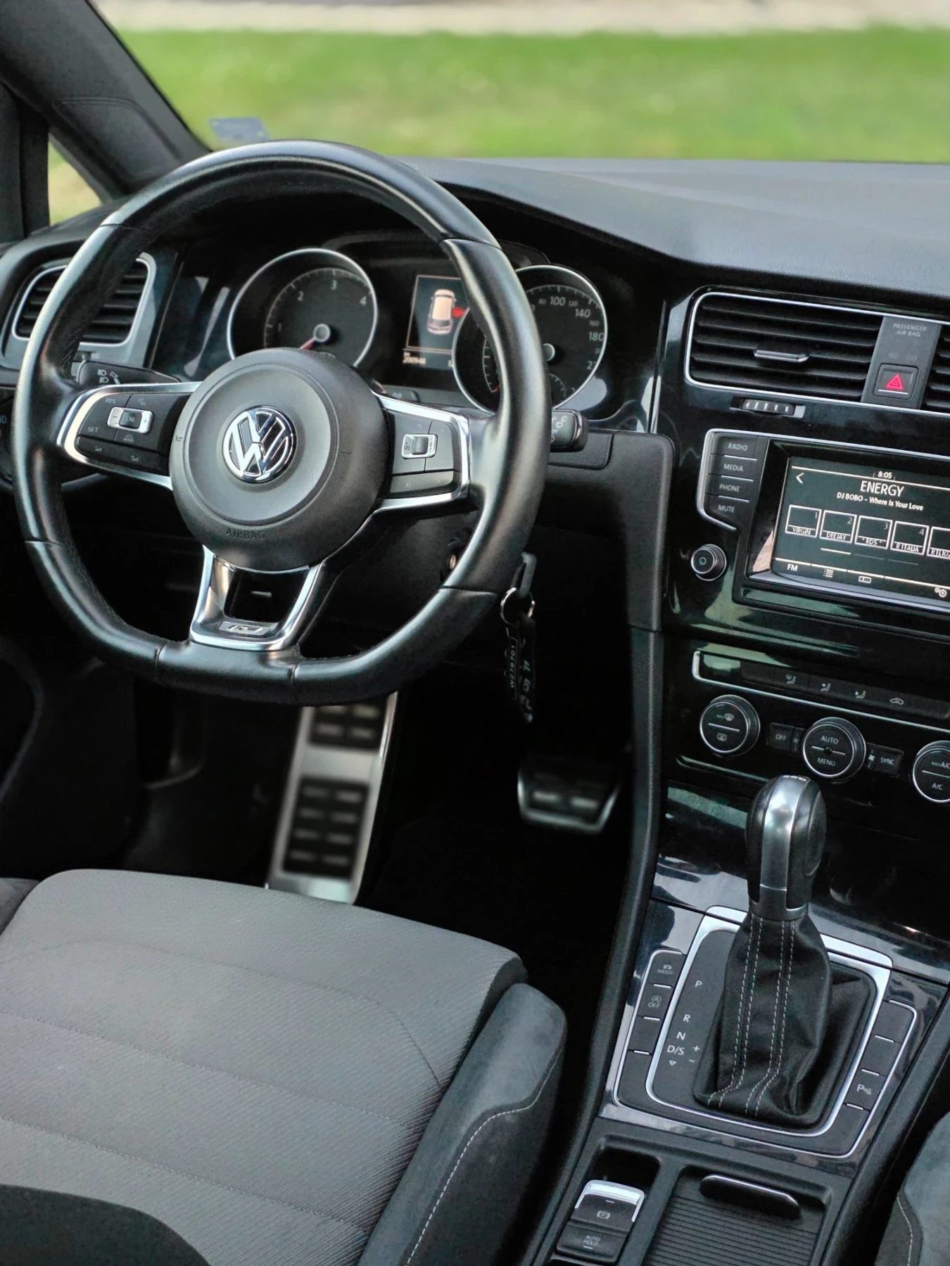 VW Golf R-line DSG 1.6 110к.с. Евро 6 , снимка 12 - Автомобили и джипове - 55742959