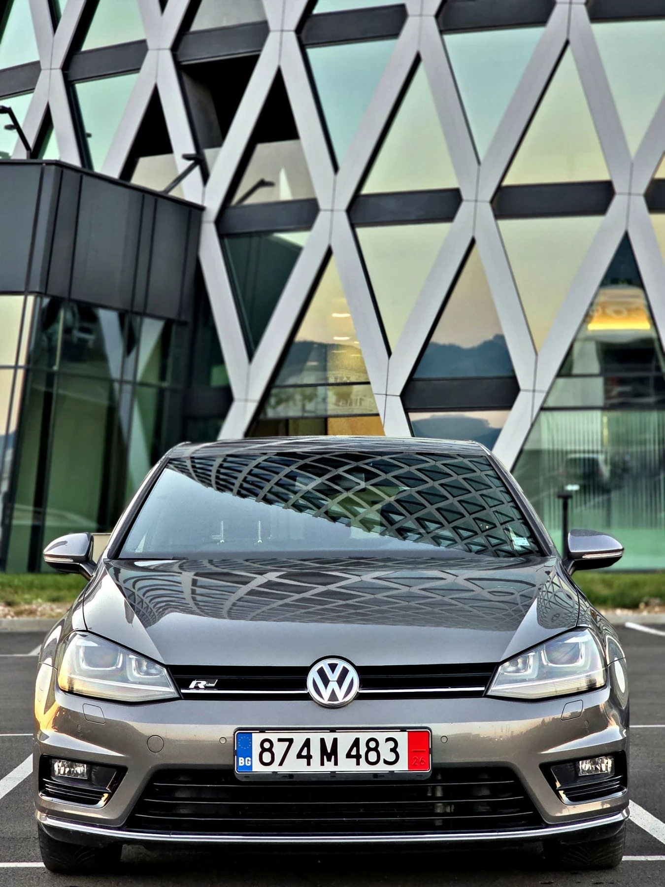 VW Golf R-line DSG 1.6 110к.с. Евро 6 , снимка 3 - Автомобили и джипове - 55742959