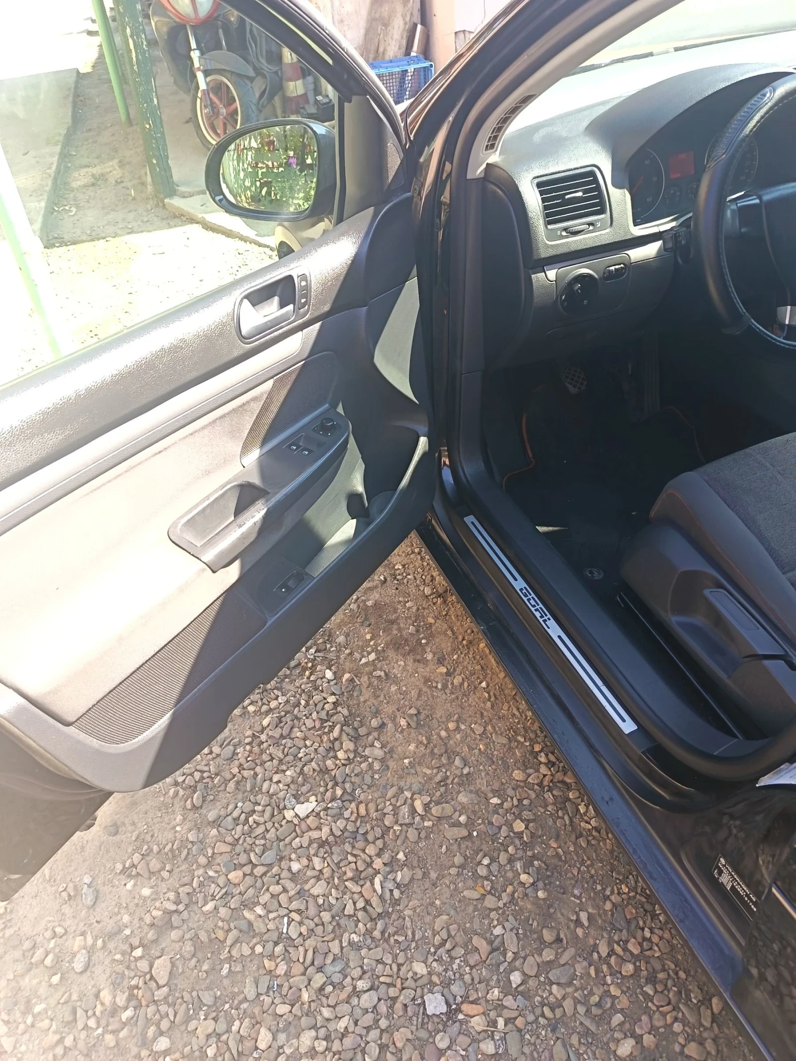VW Golf 1.9 105, снимка 9 - Автомобили и джипове - 56140028
