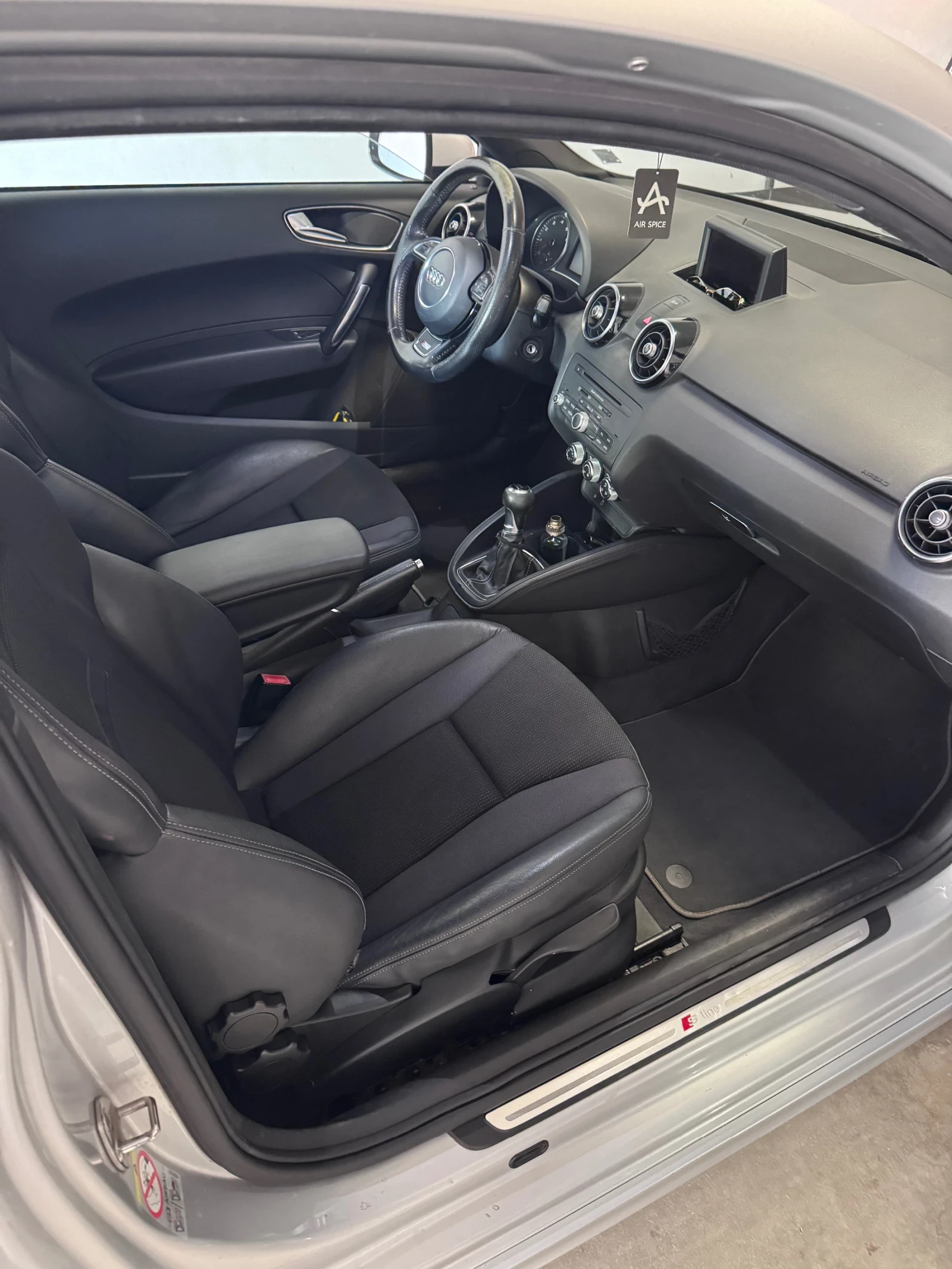 Audi A1 1.4 tfsi S-line, снимка 12 - Автомобили и джипове - 56239964