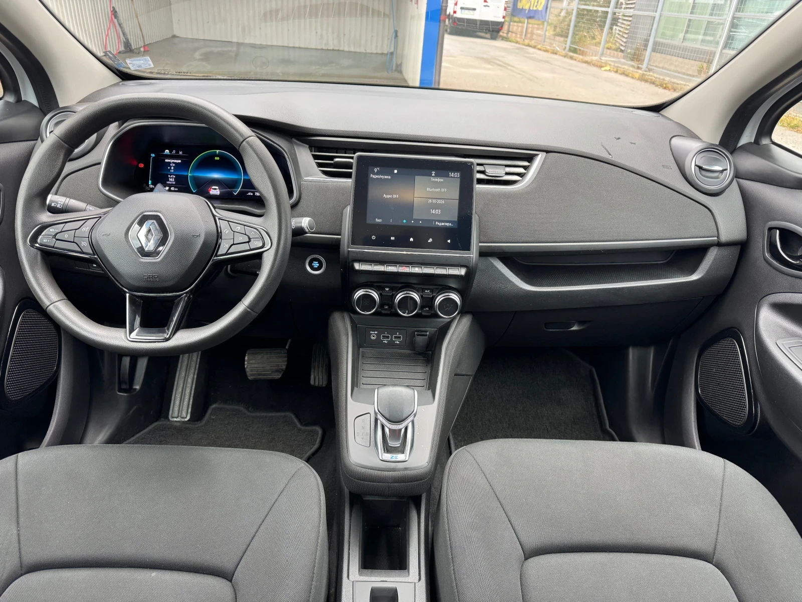 Renault Zoe 52kw, снимка 12 - Автомобили и джипове - 56712676