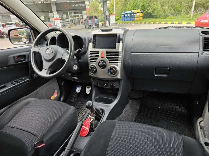 Daihatsu Terios 1.5 ГАЗ, снимка 12 - Автомобили и джипове - 46477258