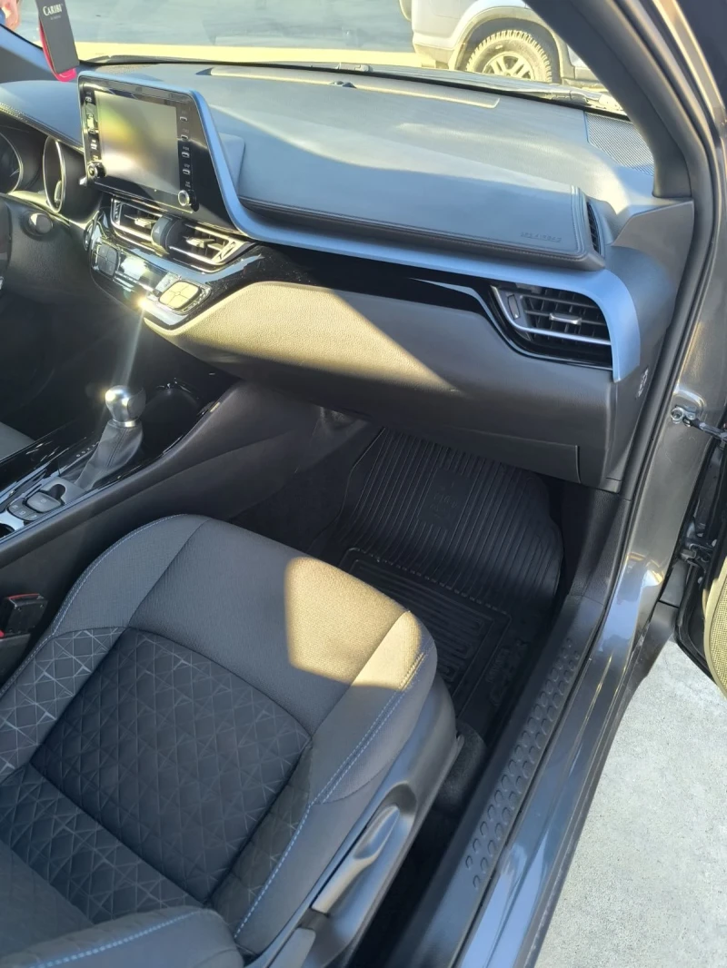 Toyota C-HR 2WD, снимка 12 - Автомобили и джипове - 52235800
