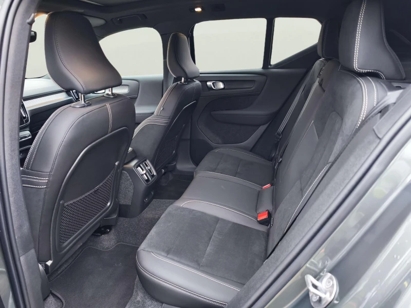 Volvo EX40 2, снимка 17 - Автомобили и джипове - 53126850